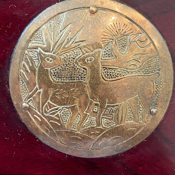 Wooden Lacquered Box Brass Medallion of Deer in Forest Brass Corner Accents EUC - Picture 10 of 11